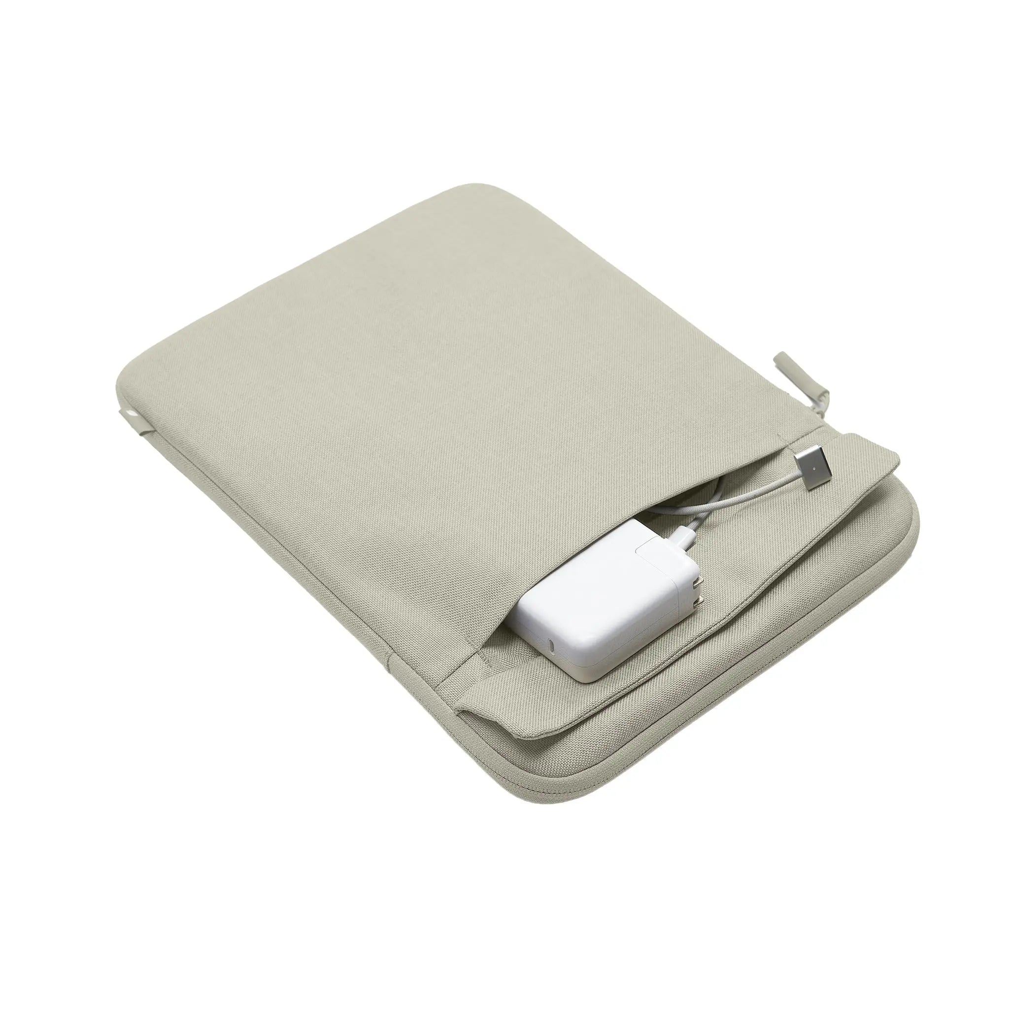 Crosstown Sleeve with Woolenex for 16-inch Laptop Incase