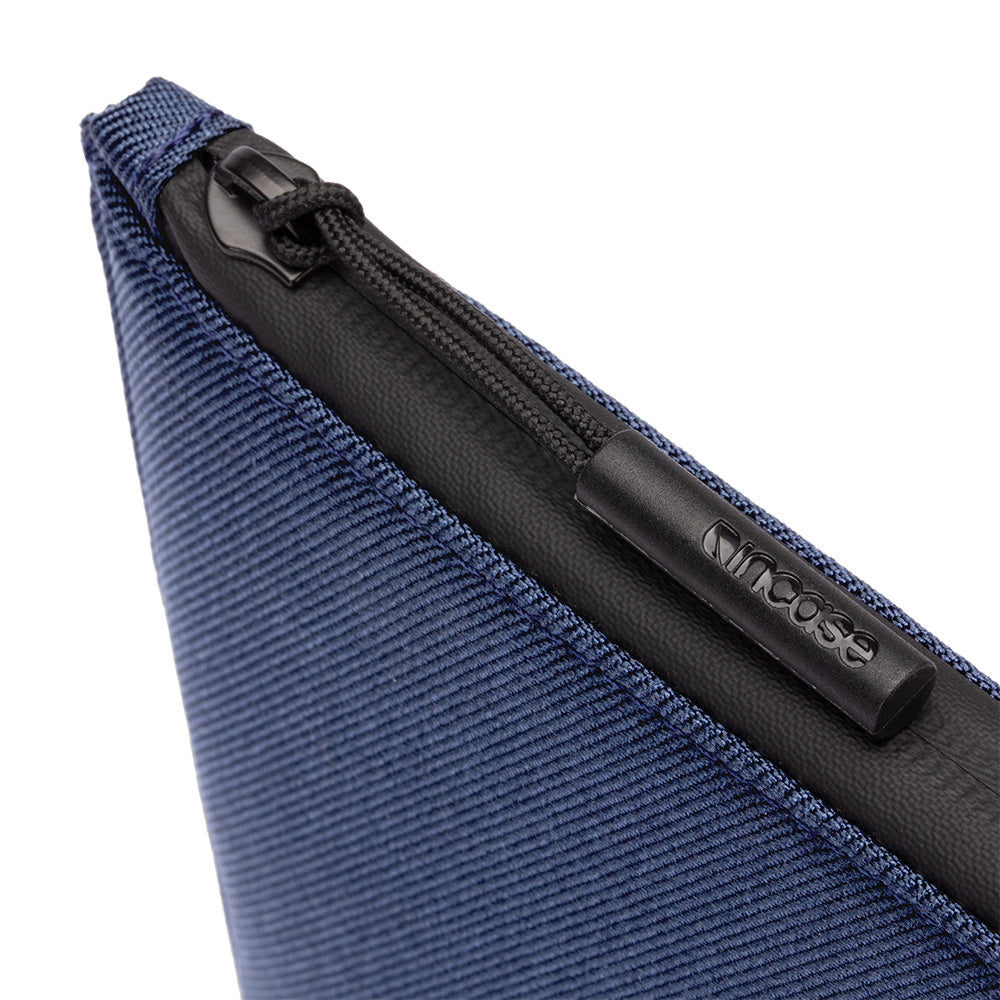 Facet Sleeve with Recycled Twill for 13-inch Laptop – Incase.com