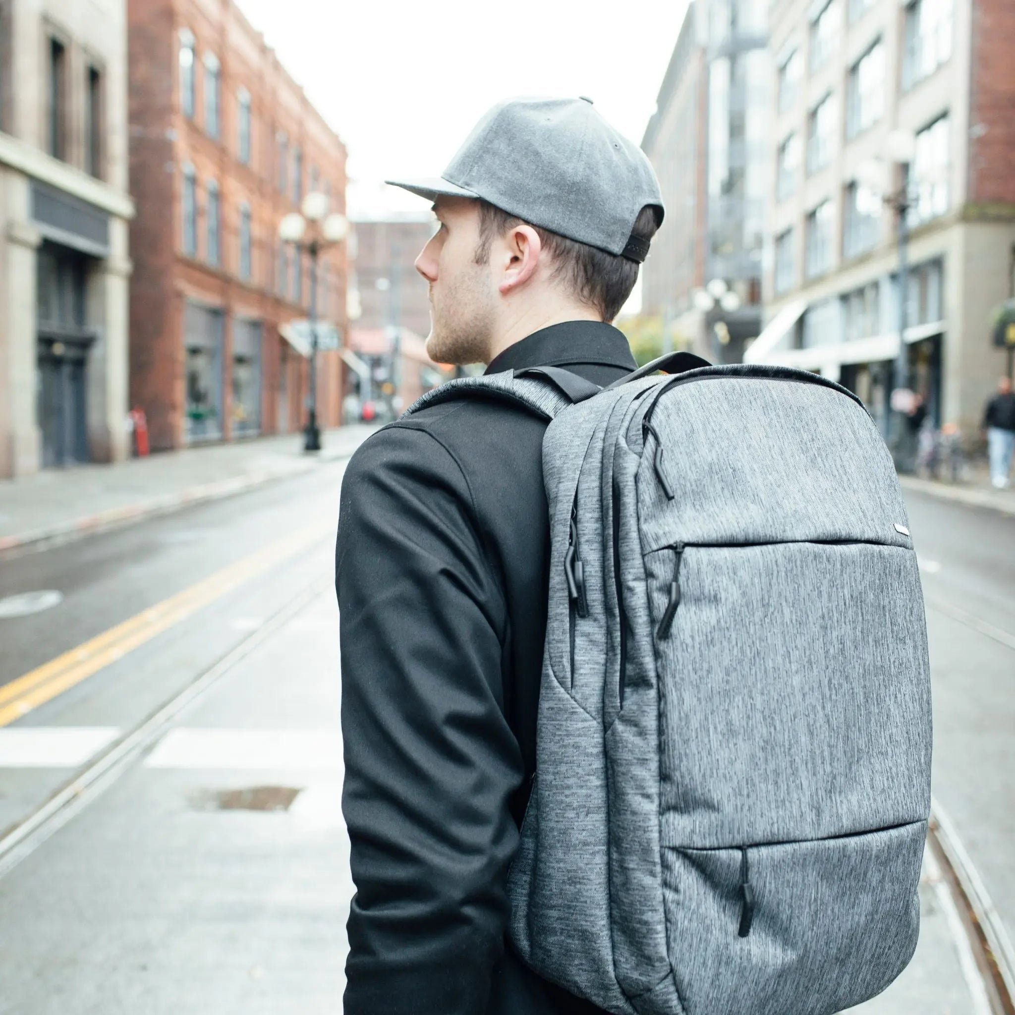 Incase City Backpack Heather Black Gunmetal Gray